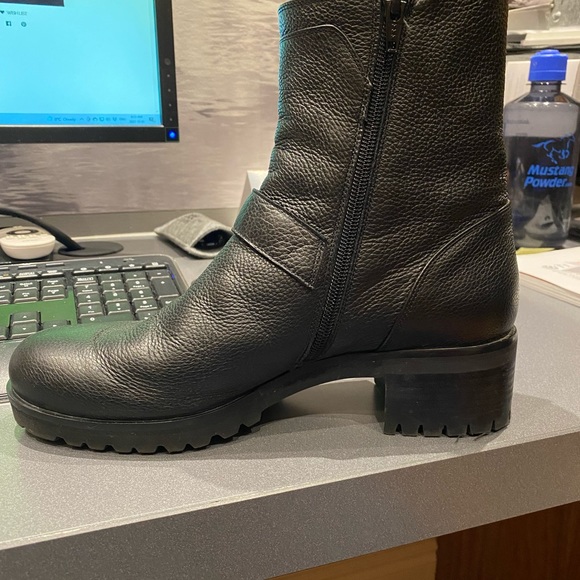 Leather ankle boots - Picture 2 of 2